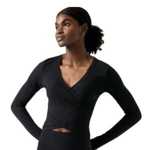 Athleta Transcend Black Long-Sleeve Wrap V-Neck Top M NWT